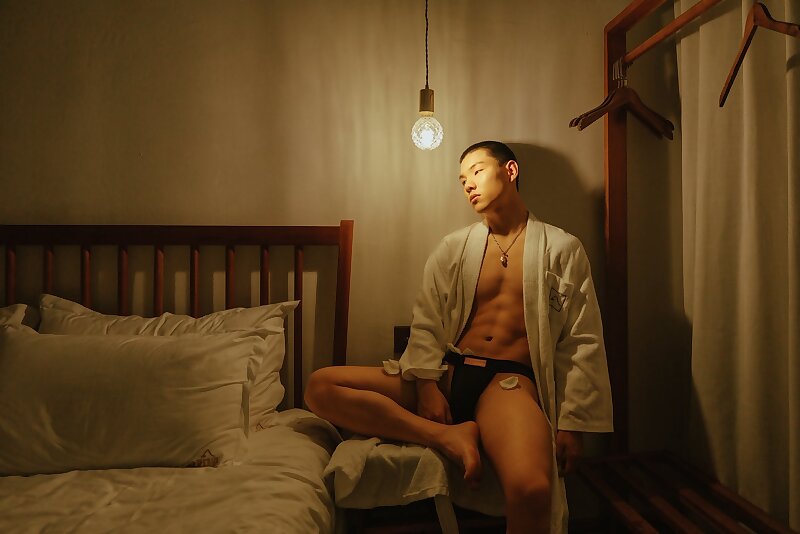 Next Image >>