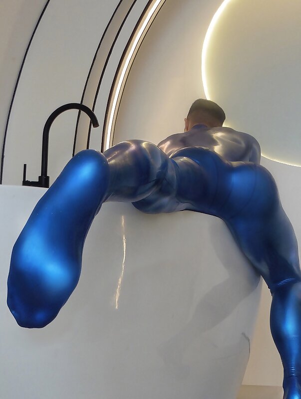 Next Image >>
