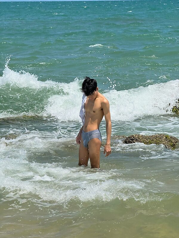 Next Image >>