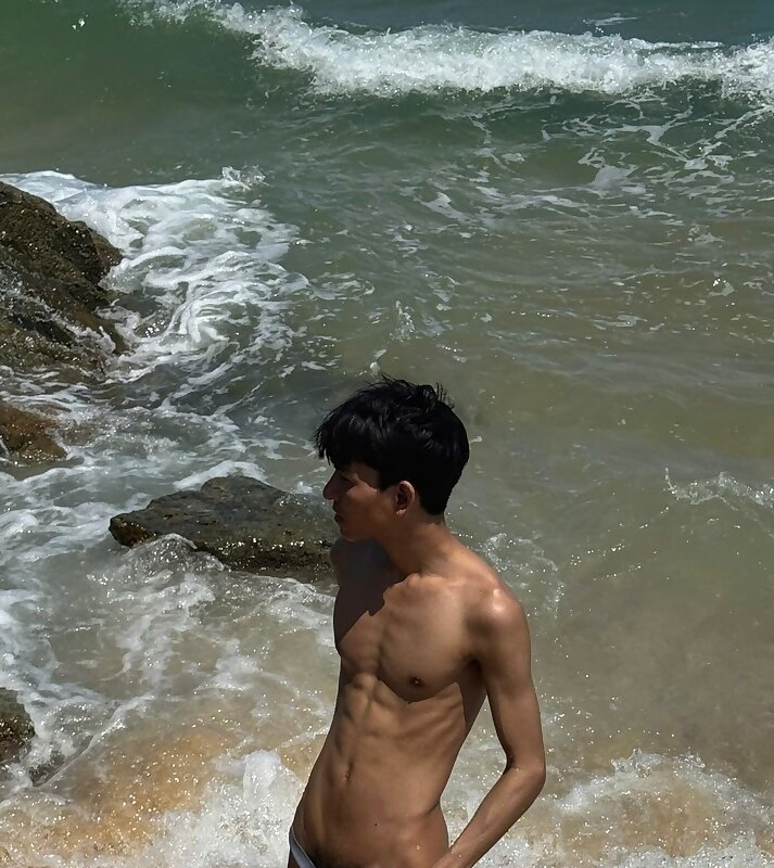 Next Image >>