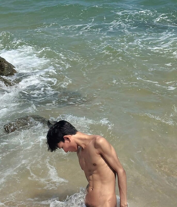 Next Image >>
