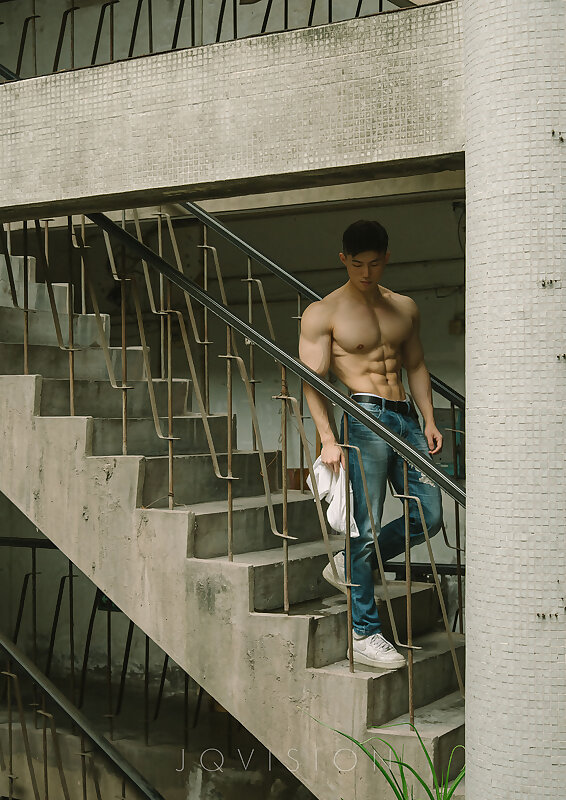 Next Image >>