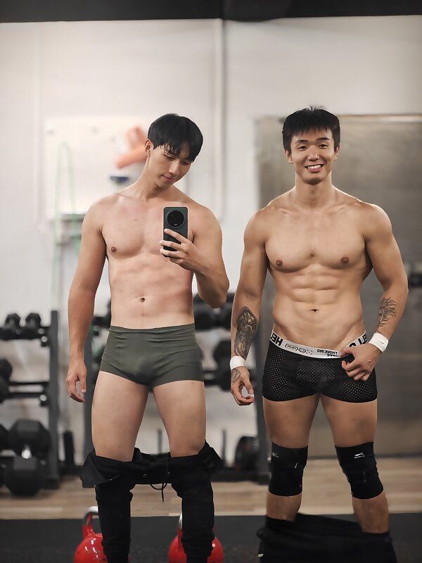 Next Image >>