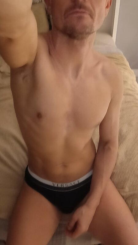 Next Image >>