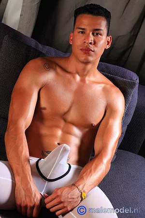 Next Image >>