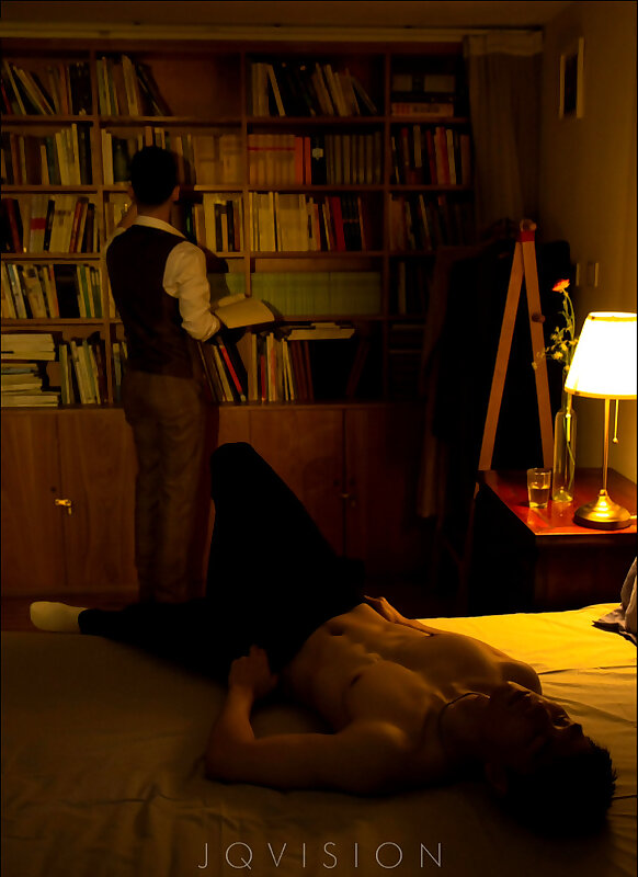 Next Image >>