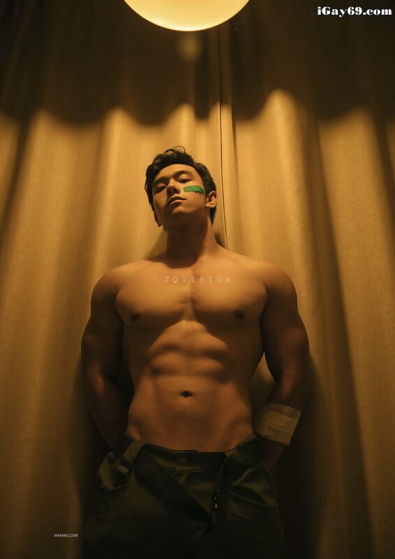 Next Image >>