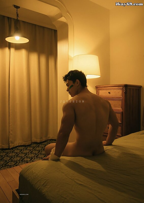 Next Image >>