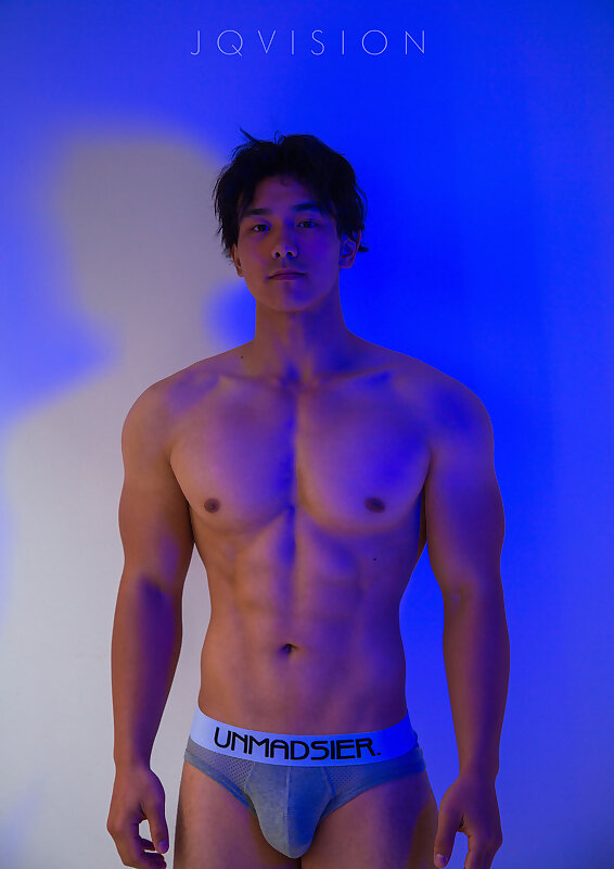 Next Image >>