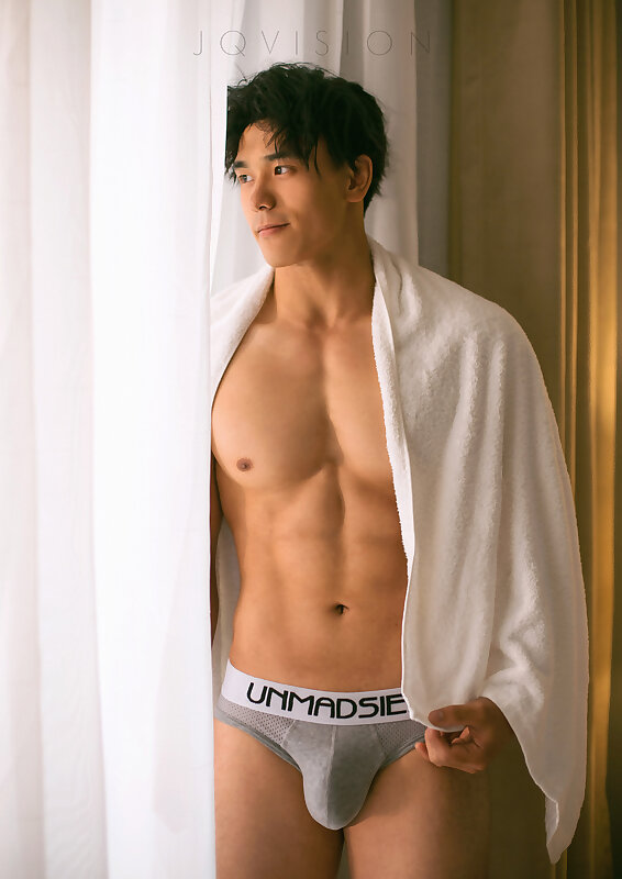 Next Image >>