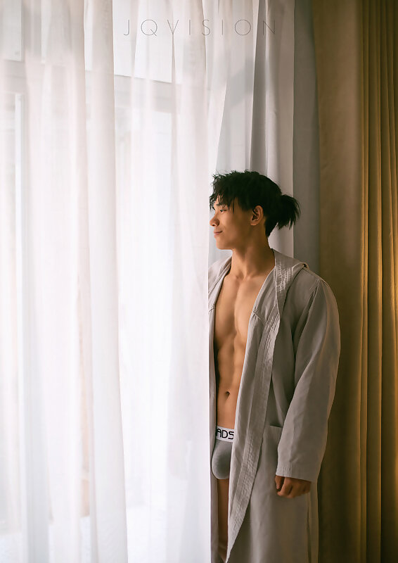 Next Image >>