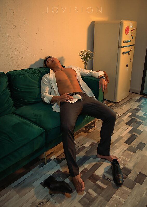 Next Image >>