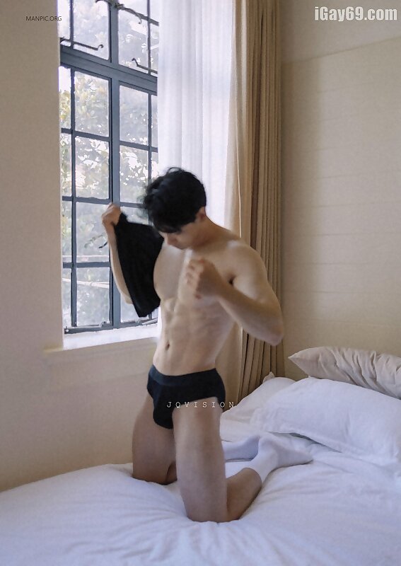 Next Image >>