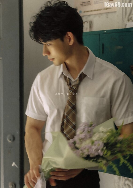 Next Image >>