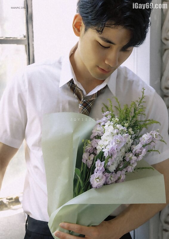 Next Image >>
