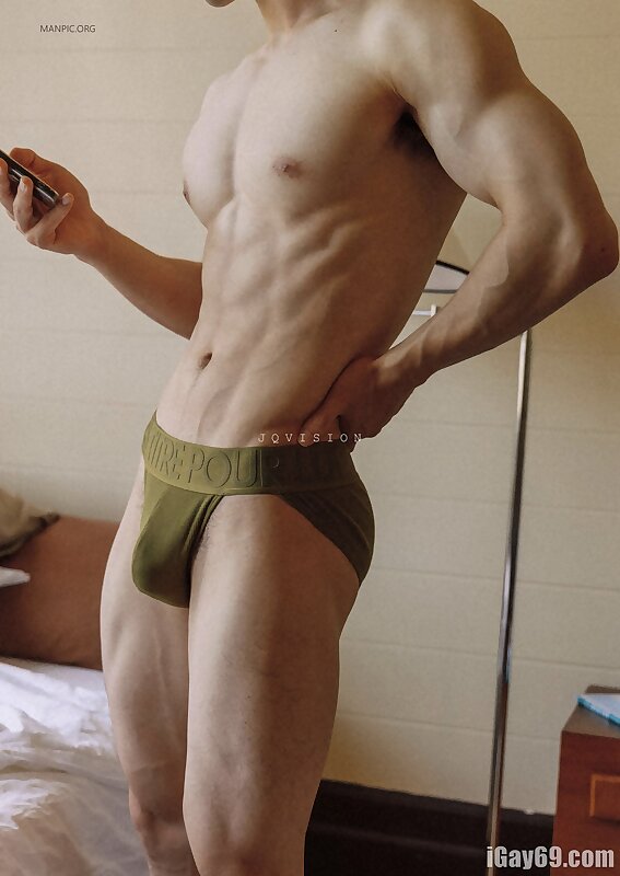 Next Image >>