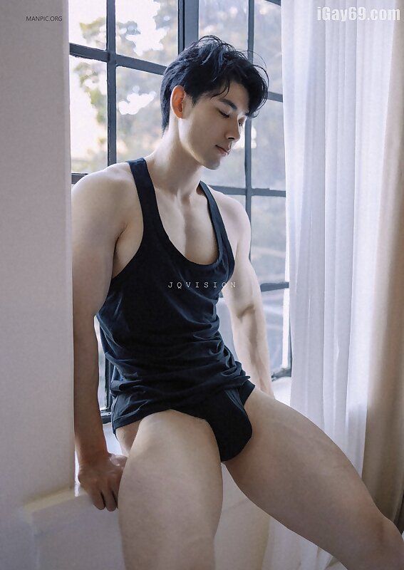 Next Image >>