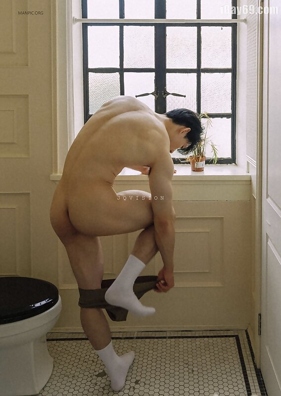 Next Image >>