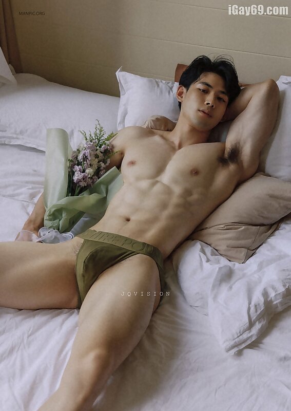 Next Image >>
