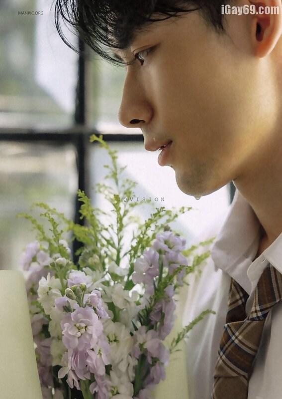 Next Image >>