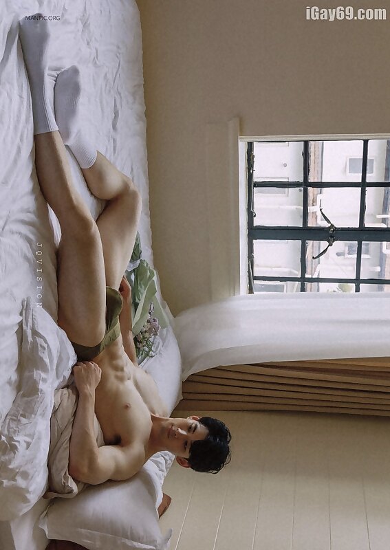 Next Image >>