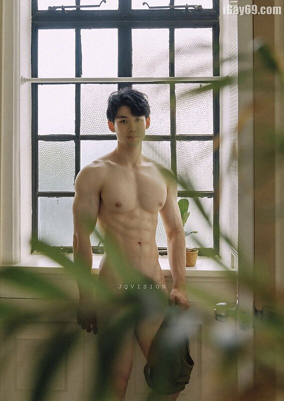 Next Image >>