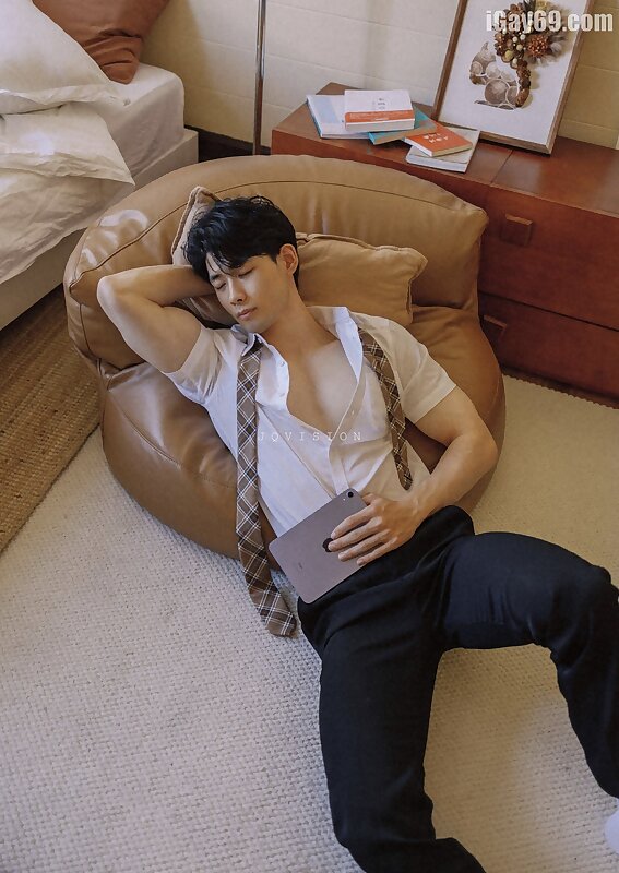 Next Image >>