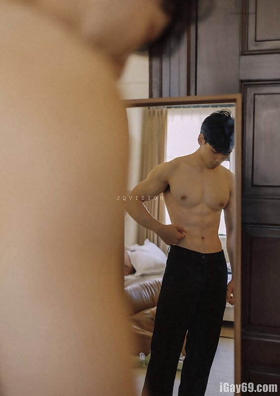 Next Image >>
