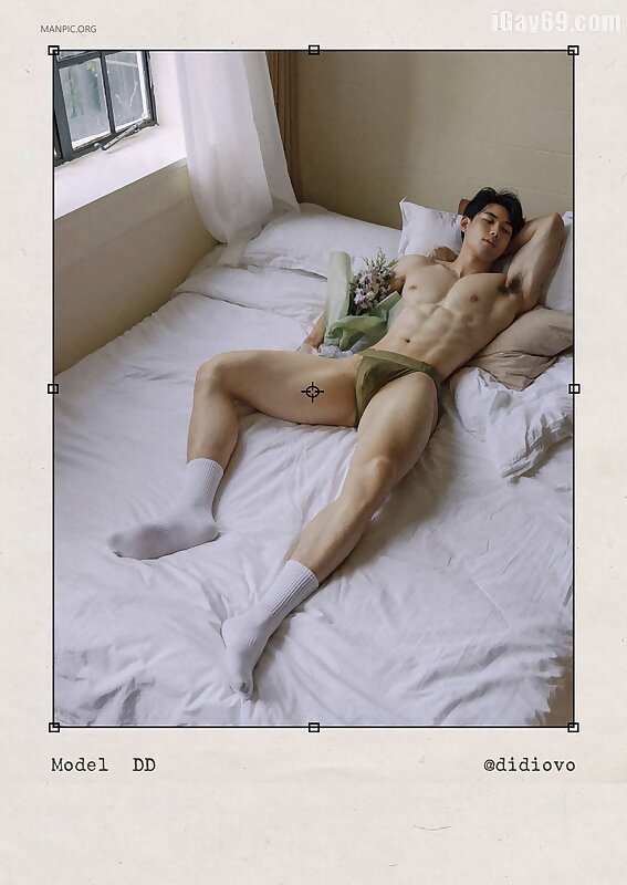 Next Image >>