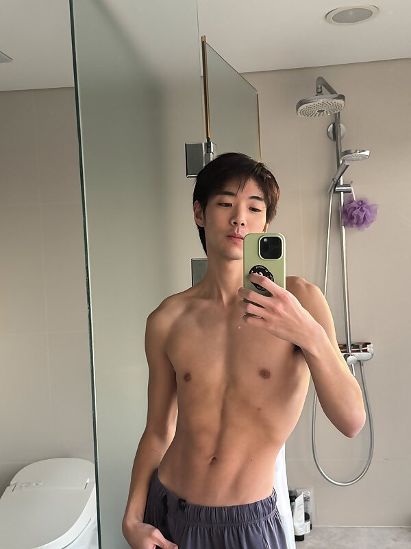 Next Image >>