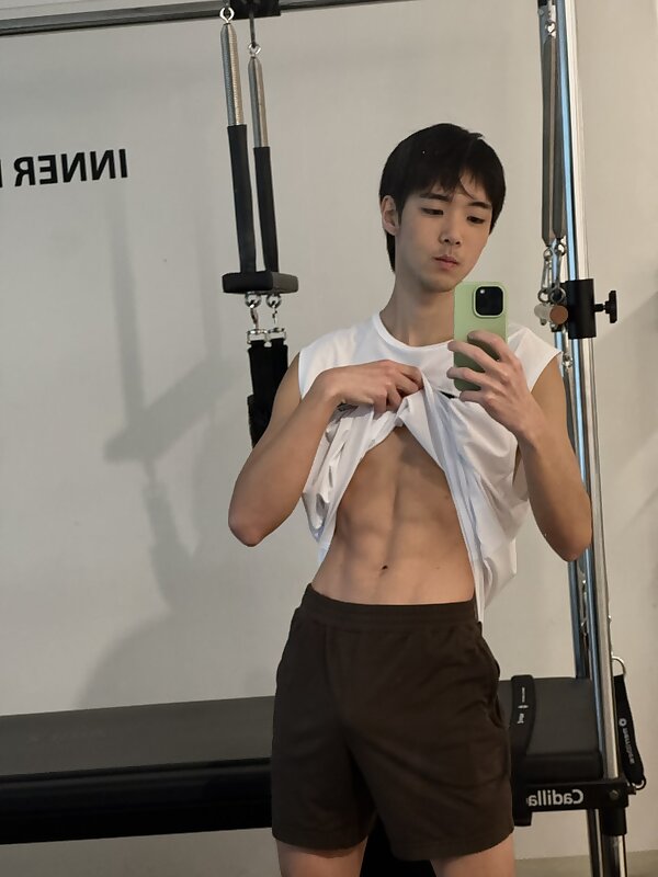 Next Image >>