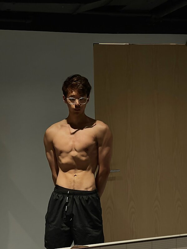 Next Image >>
