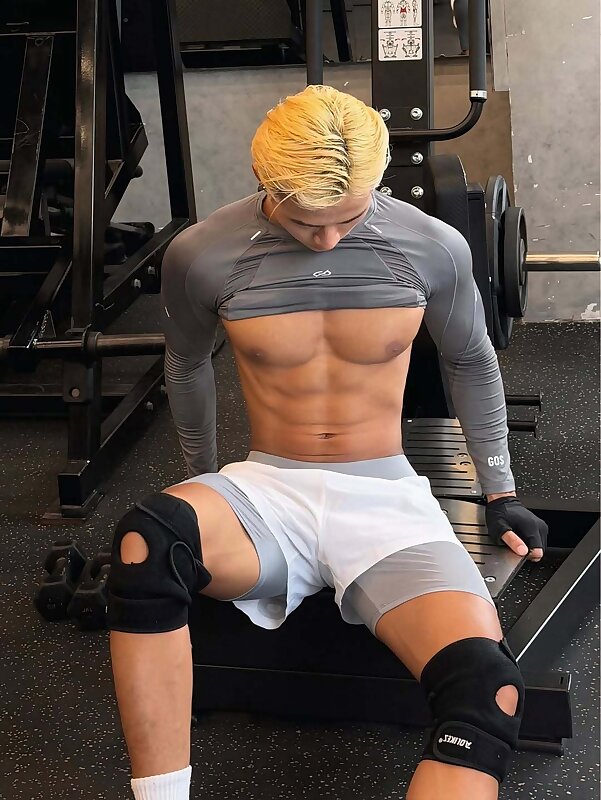 Next Image >>