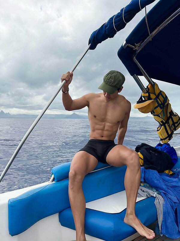 Next Image >>