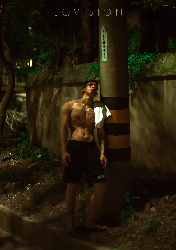 Next Image >>