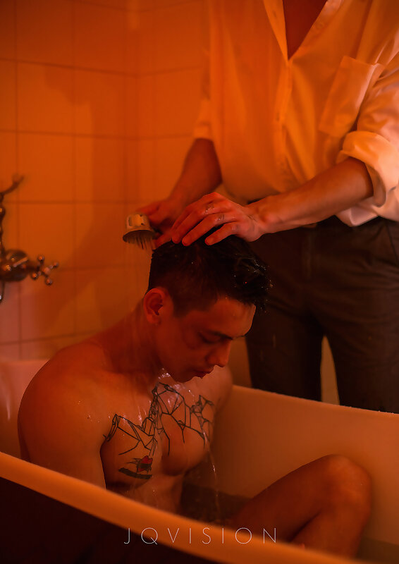 Next Image >>
