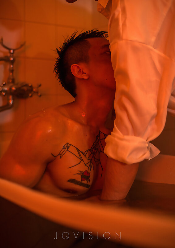 Next Image >>