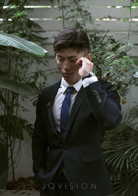 Next Image >>