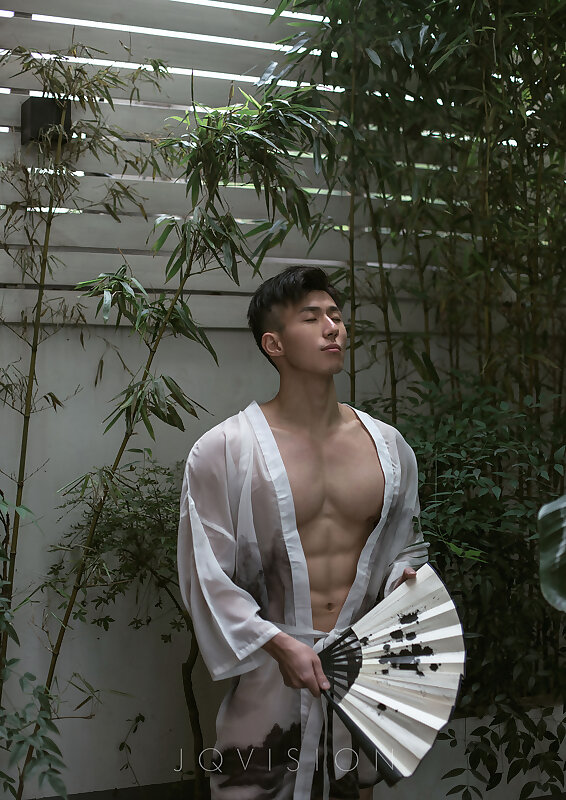 Next Image >>