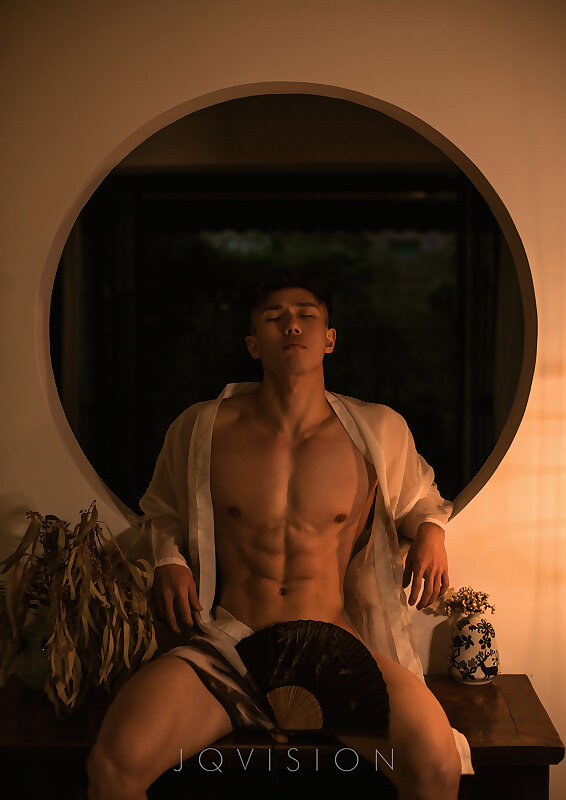 Next Image >>