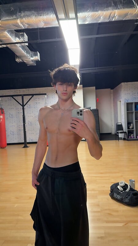 Next Image >>