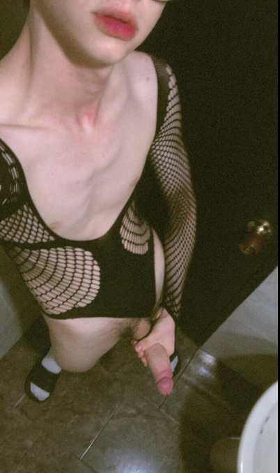 Next Image >>