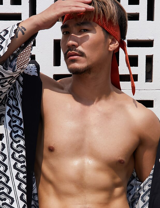 Next Image >>