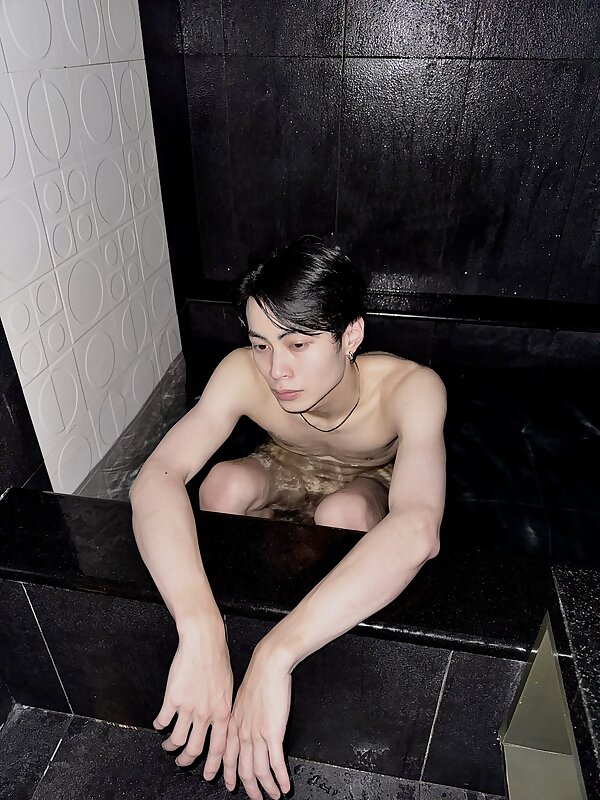 Next Image >>