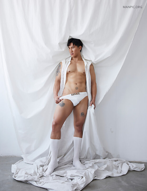 Next Image >>