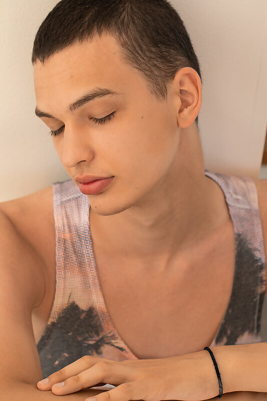 Next Image >>