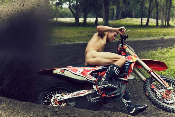 Next Image >>