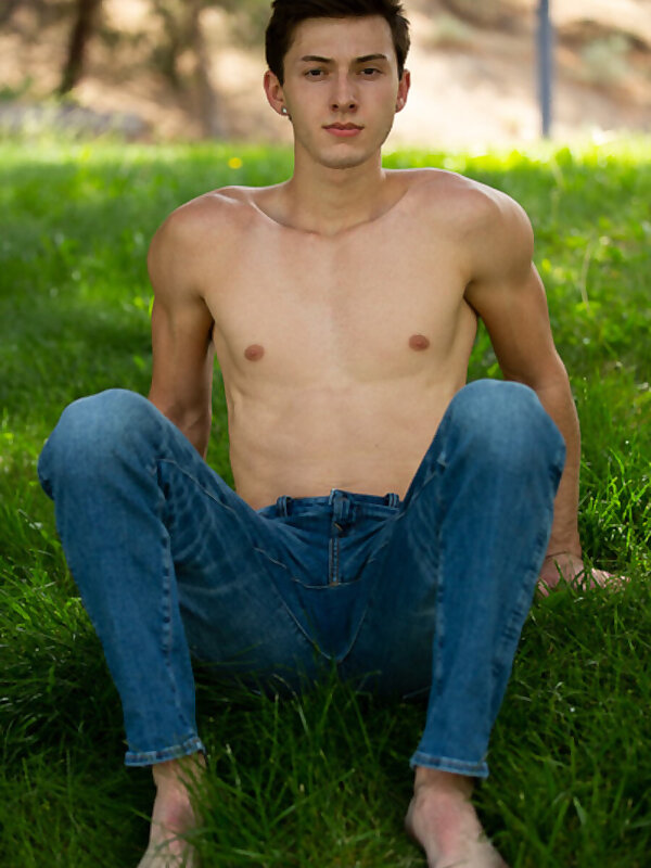 Next Image >>