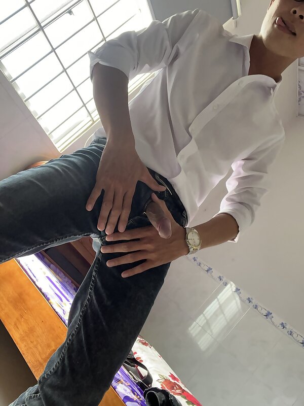 Next Image >>