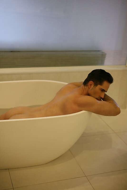 Next Image >>